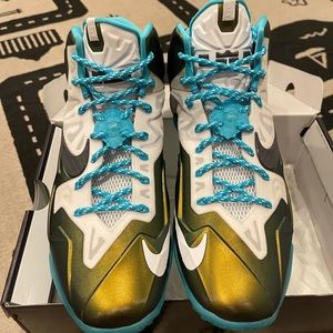 Lebron 11 custom NikeID size 12 brand new